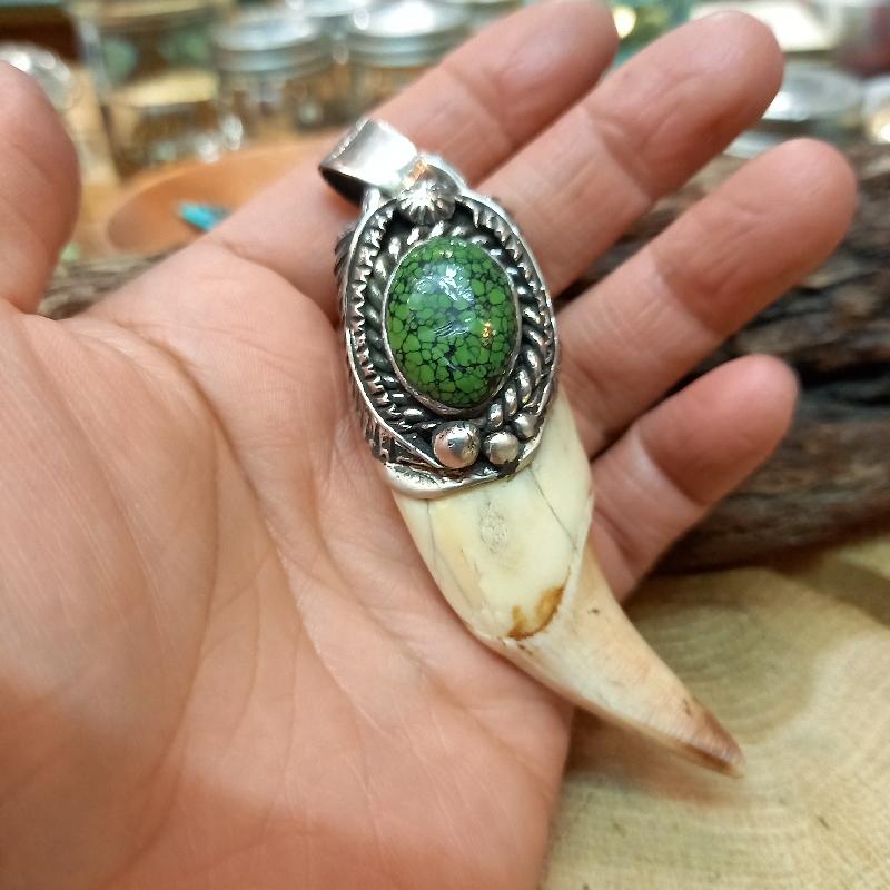rym-17 熊牙 ターコイズ ペンダント 一点物 ネックレス ハンドメイド