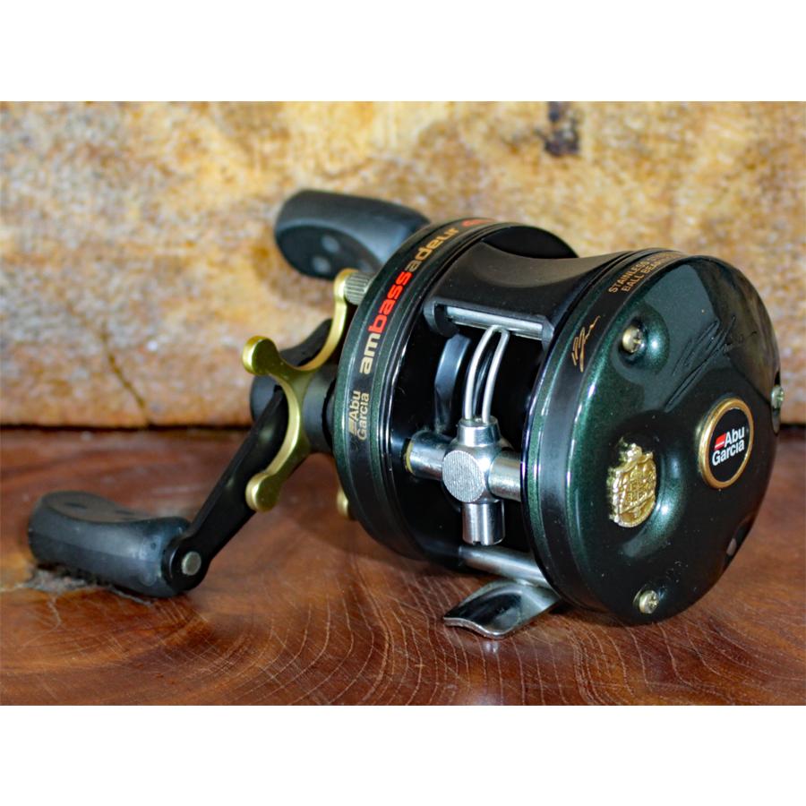 Abu Garcia（アブガルシア） 右ハンドルABU アンバサダー 4600C RD