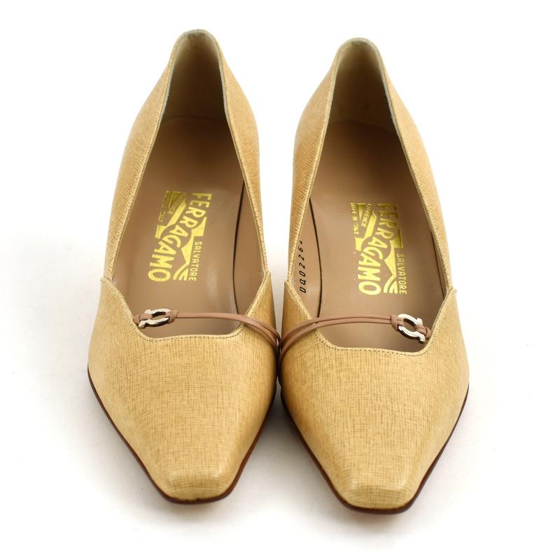 FERRAGAMO（フェラガモ） パンプス 靴 サイズ6C 23.5cm ヒール