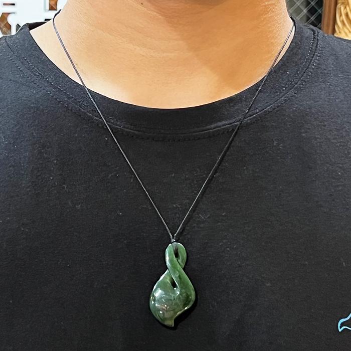 フィッシュフック ジェイドカーヴィング マオリヘイマタウ ネックレス