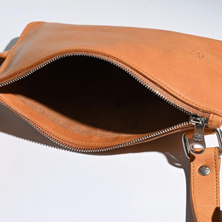 IL BISONTE（イルビゾンテ） ショルダーバッグ ベルトバッグ ボディ