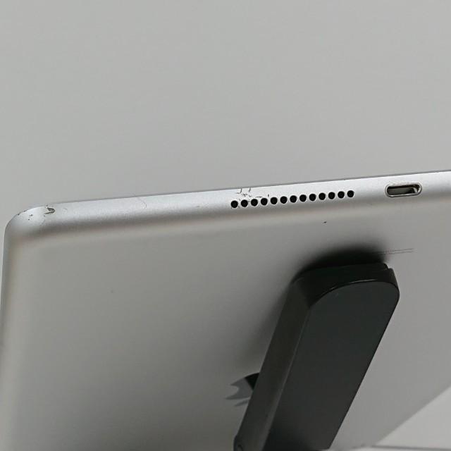 iPad 第8世代 Wi-Fi+Cellular 32GB au シルバー 送料無料 即決 本体