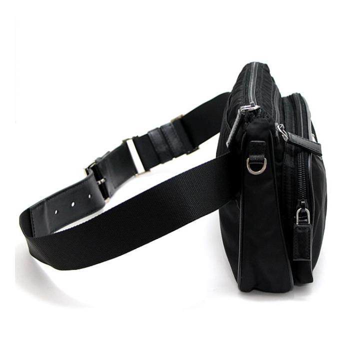 PRADA（プラダ） SALE ウエストポーチ ボディバッグ 三角ロゴ 黒