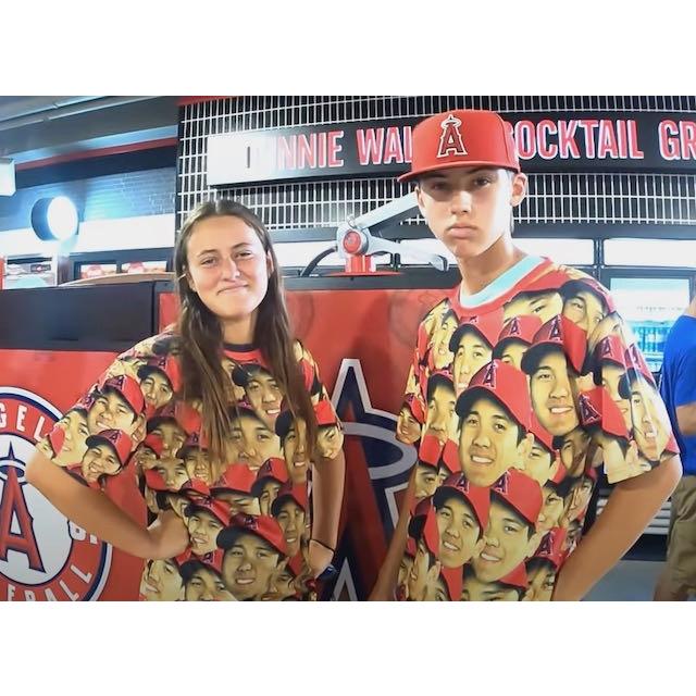 新品]大谷翔平 選手 顔 だらけ Tシャツ 米国直輸入 本物 新品未使用 XL