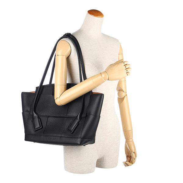 BOTTEGA VENETA（ボッテガ・ヴェネタ） 並行輸入 ハンドバッグ マキシ