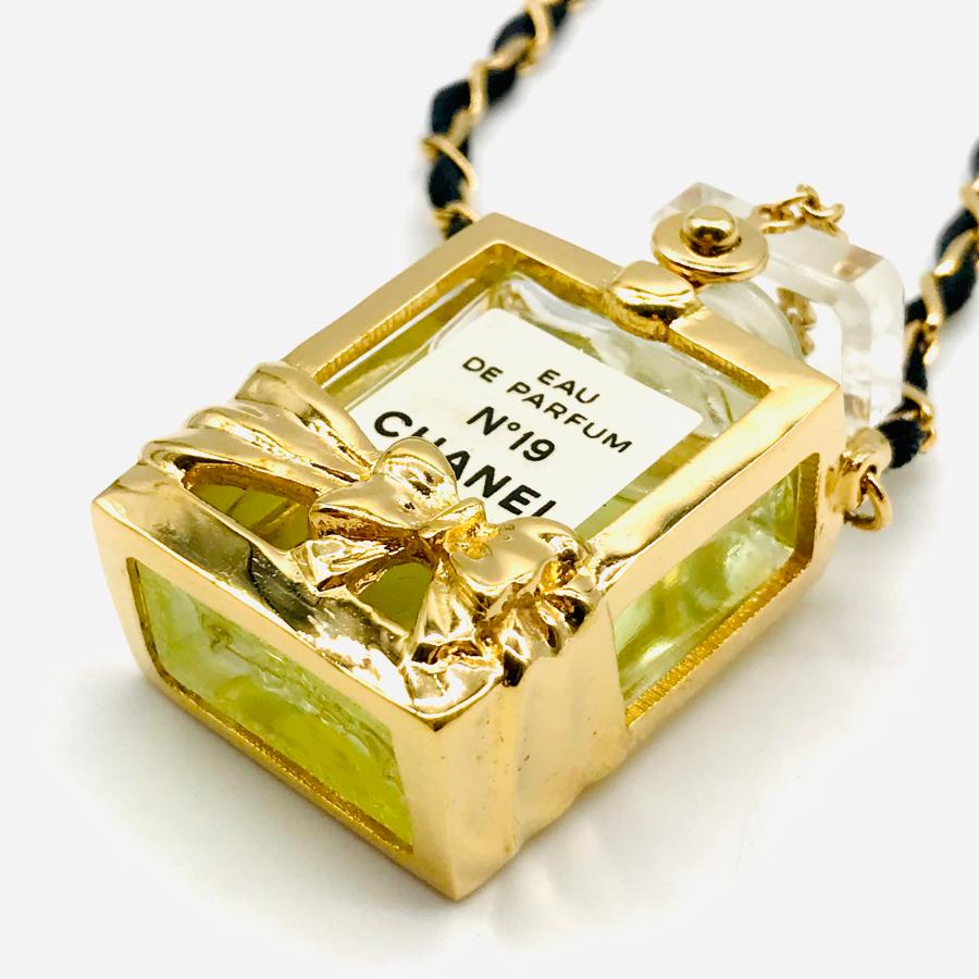 CHANEL（シャネル） 香水 ネックレス リボン NO19 ゴールド