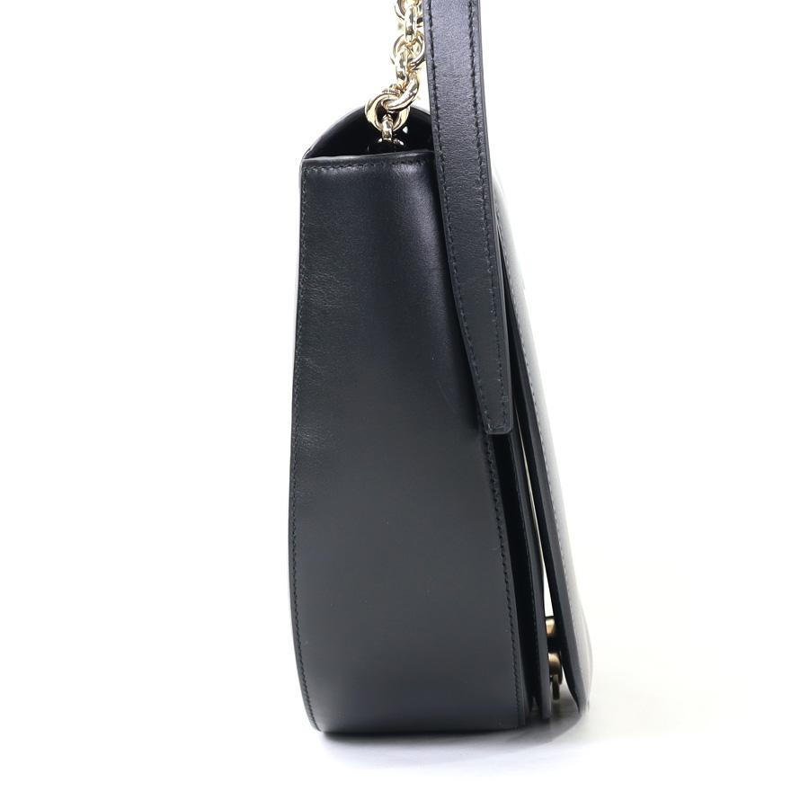 サルヴァトーレフェラガモ Salvatore Ferragamo 斜め掛けショルダー