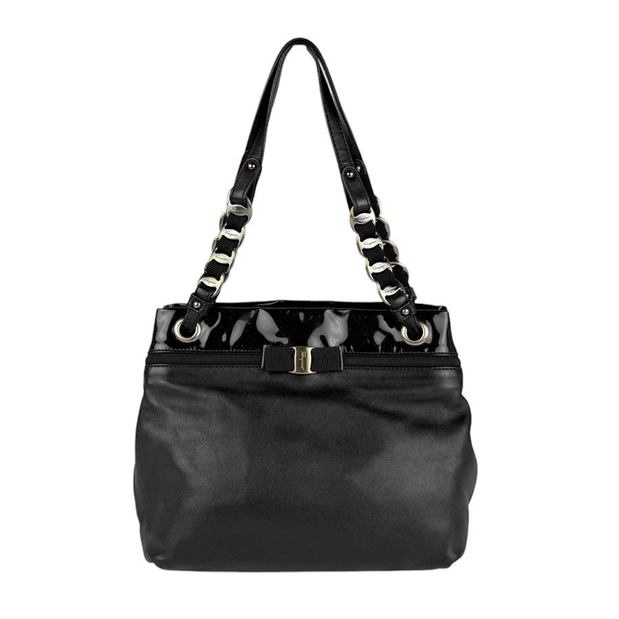 サルヴァトーレフェラガモ Salvatore Ferragamo ショルダーバッグ