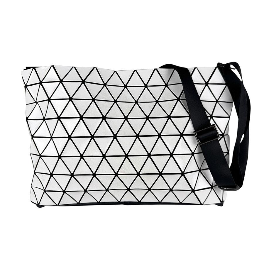 BAOBAO ISSEYMIYAKE バオバオ イッセイミヤケ ショルダーバッグ PVC