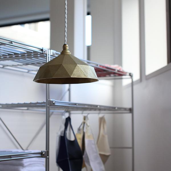 FUTAGAMI（フタガミ） ペンダントランプ 半球 削り出し 真鍮 鋳肌