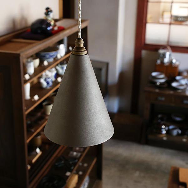 FUTAGAMI（フタガミ） ペンダントランプ 円錐 長 削り出し 銀ムラ