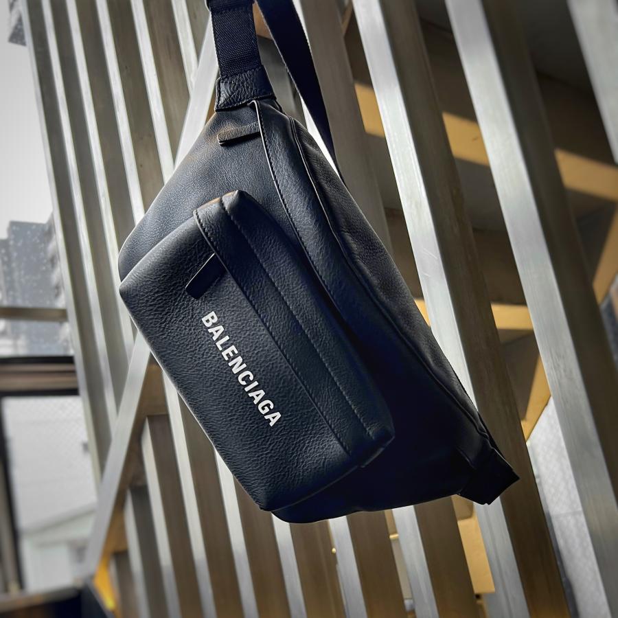 BALENCIAGA（バレンシアガ） Everyday Belt bag Black 552375DLQ4N