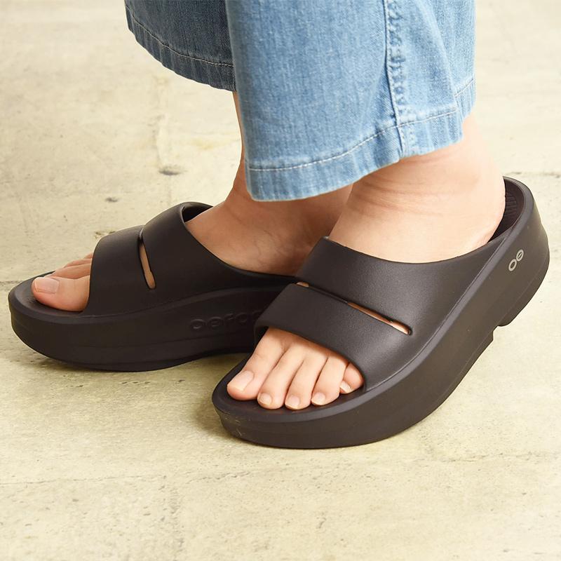 OOFOS（ウーフォス） 正規取扱店 ウーメガウーアー OOmegaOoahh 厚底