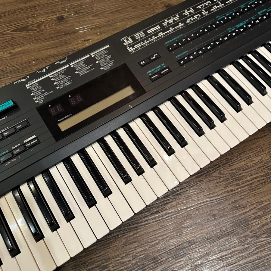 YAMAHA（ヤマハ） Yamaha DX7-IID Synthesizer シンセサイザー