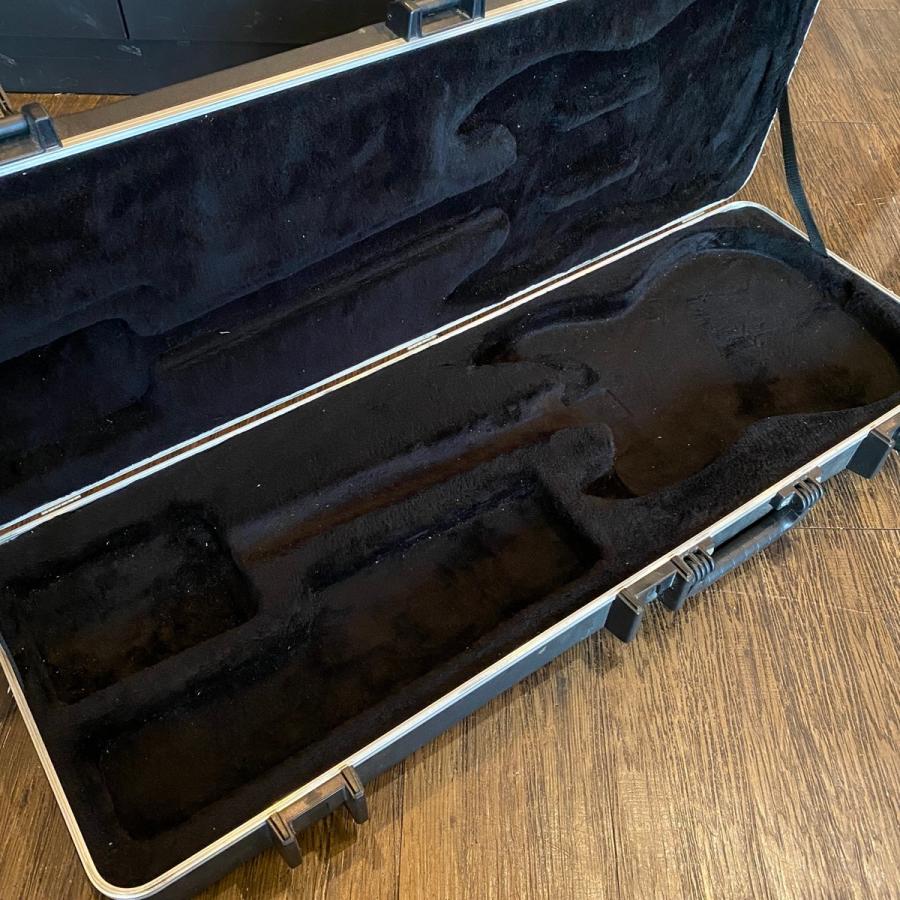 Fender Deluxe Molded Case エレキギター用 ハードケース ブラック