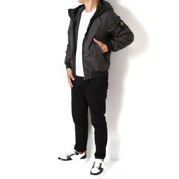 STONE ISLAND（ストーン アイランド） 24AWモデル バッジワッペン付き