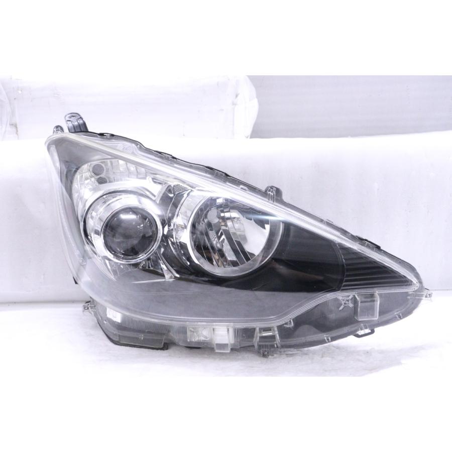 36-174☆前期 LED NHP10 アクア☆右ヘッドライト KOITO 52-247 打刻:W