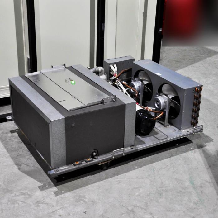 日立（HITACHI） 中古｜プレハブ冷凍庫 0.75坪 CS-N0075DP-F 大和冷機