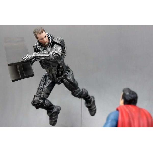 送料無料 1/12スケール スーパーマン対ゾッド将軍セット（マン・オブ