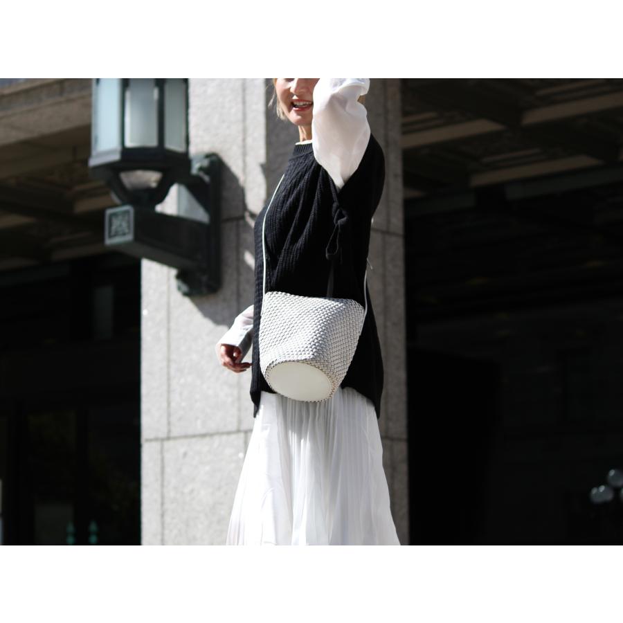 ショルダーバッグ 編み込み牛革 バッグ ブランド メッシュバッグ