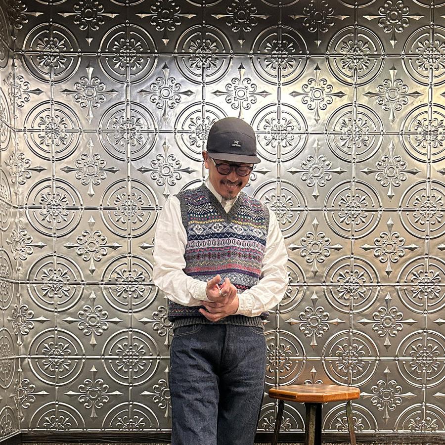 Jamieson's of Shetland JAMIESON'S ジャミーソンズ フェアアイル柄 V