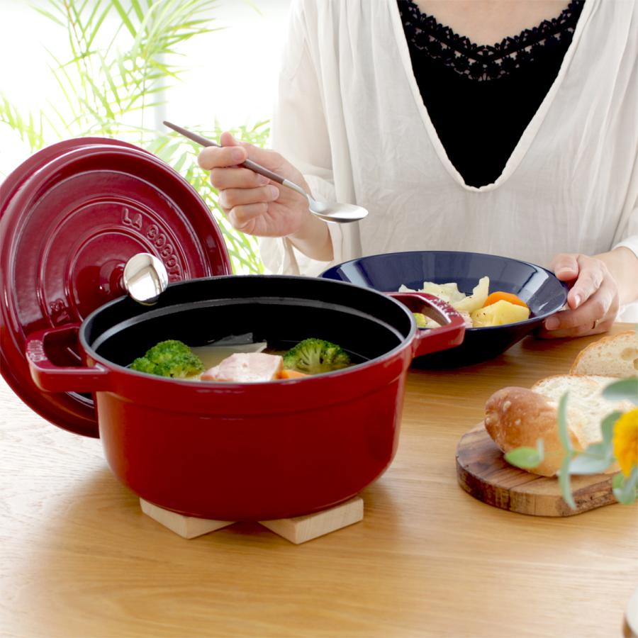 Staub（ストウブ） ＼2/27-3/1はP10倍／ ストウブ 鍋 22cm ピコ