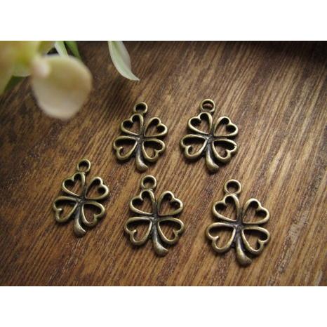 チャーム、アンティーク風チャーム（透かし四つ葉のクローバー）5個