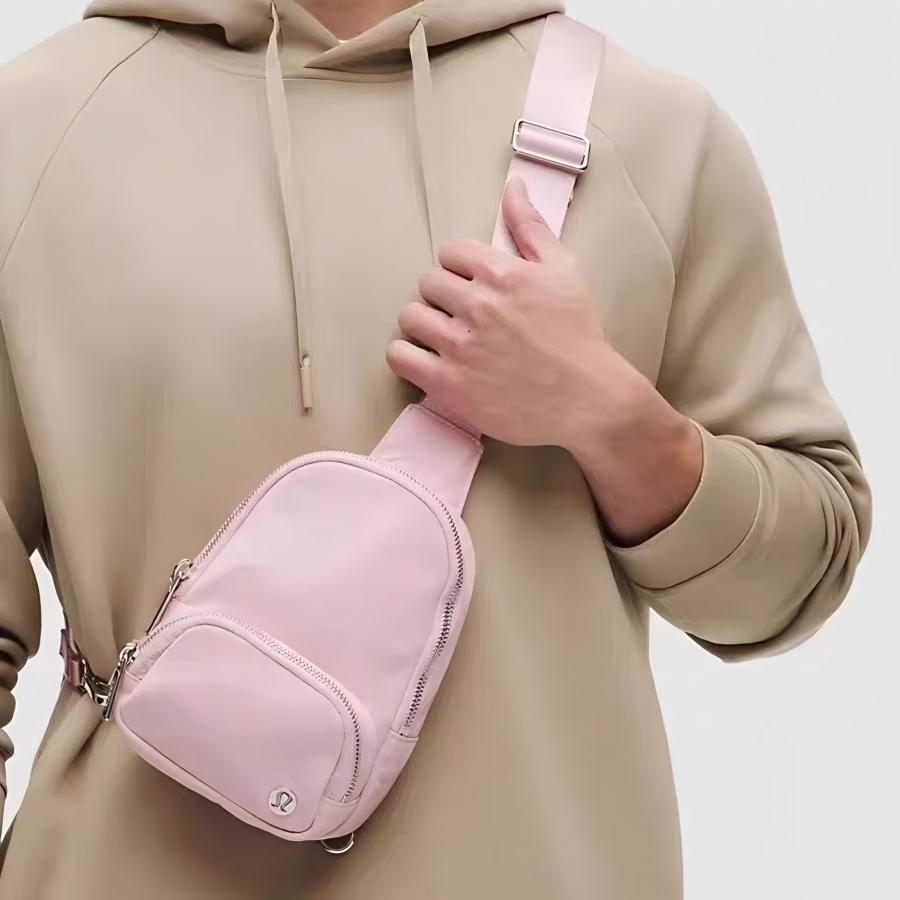 lululemon（ルルレモン） ボディバッグ ショルダー Everywhere Small