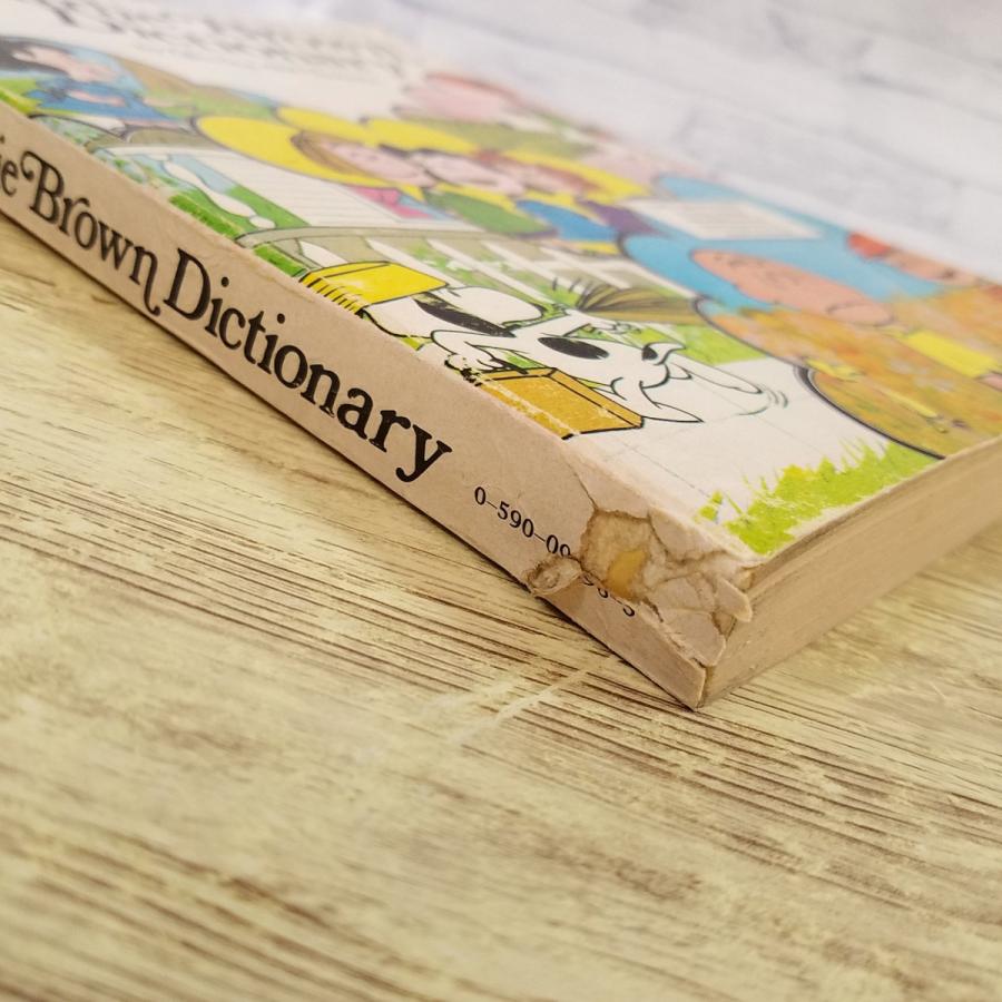 学習絵本[チャーリー・ブラウンの英語辞典 The Charlie Brown