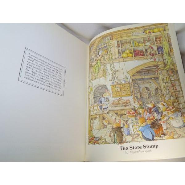BRAMBLY HEDGE POSTER BOOK のばらの村のものがたり ポスターブック