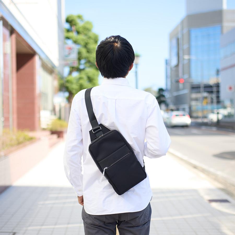 TAKEO KIKUCHI（タケオキクチ） ボディバッグ ショルダーバッグ