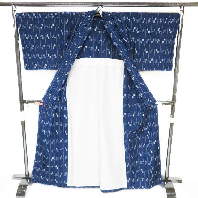 特選 琉球絣 着物 未使用 正絹 単衣 カジュアル 紬地 絣模様 紺色 多色