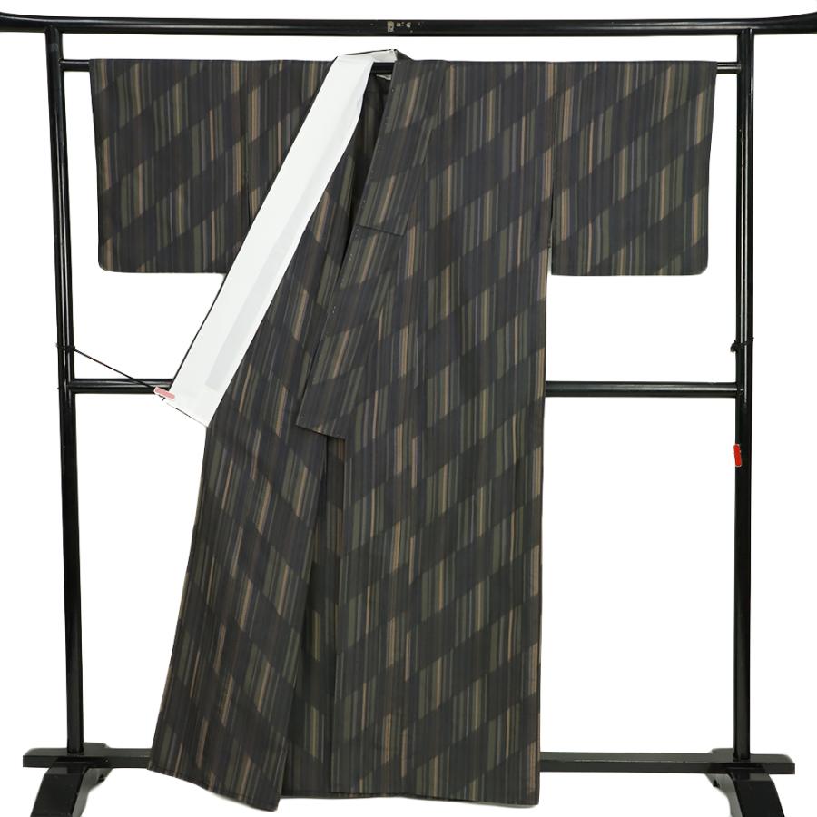 単衣 十日町紬 正絹 黒 緑 リサイクル 着物 中古 身丈157.3cm 裄66cm