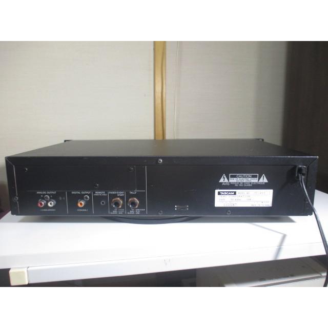 TASCAM CD-450 〓 タスカム(TEAC)の業務用上位クラスのCDプレーヤー