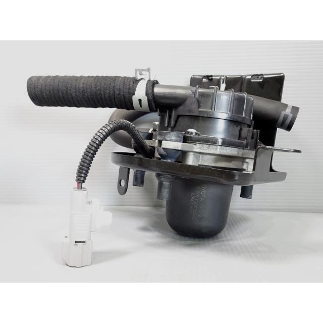 ハイエース CBF-TRH200V エアポンプ 1E7 17610-0C010 5型 1TR-FE