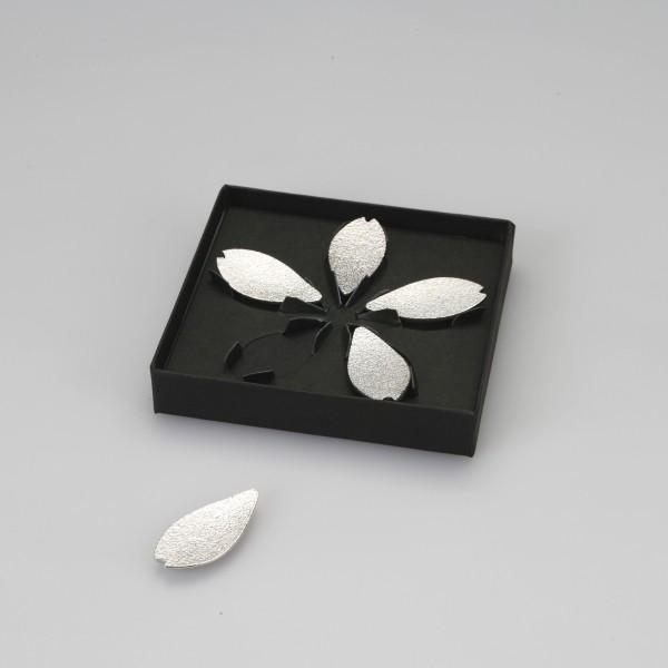 能作 箸置き 箸置「さくら」5ヶ入 錫製品 本錫100％ お祝い 贈り物