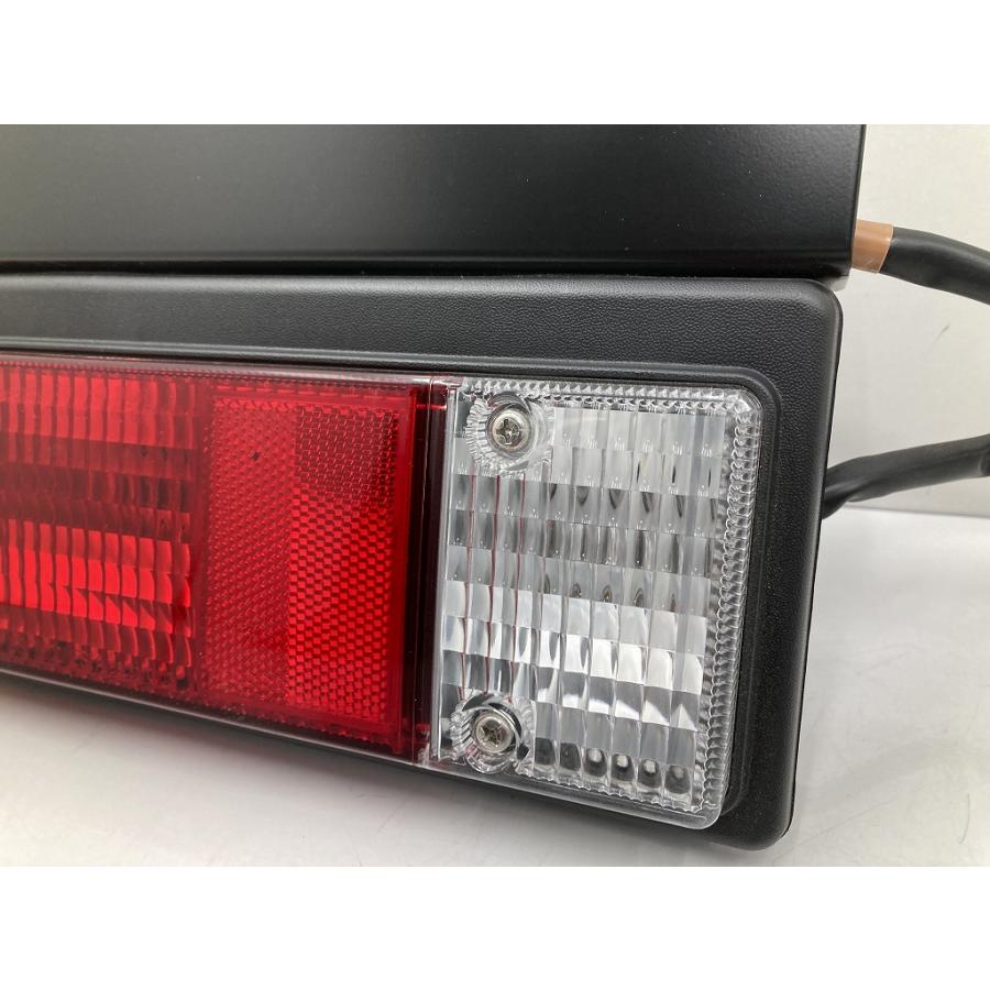 新車外し 三菱ふそう キャンター 純正 テールランプ 左右セット