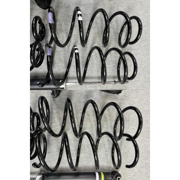 新車外し ZWR80W ZRR80W 80系 ノア ヴォクシー 純正 サスペンション