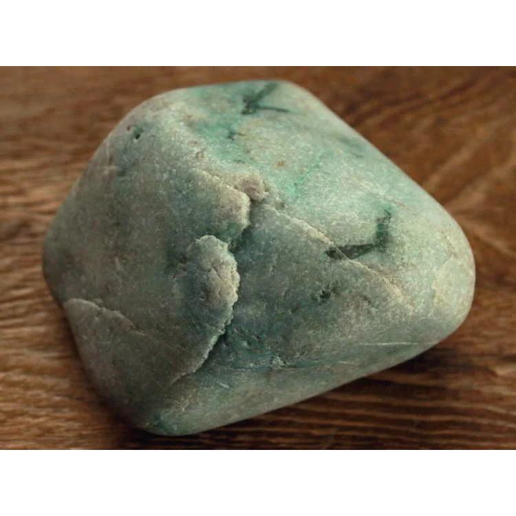 糸魚川翡翠漂石 G00541 83mm*75mm*48mm 糸魚川 ひすい 原石 海中翡翠