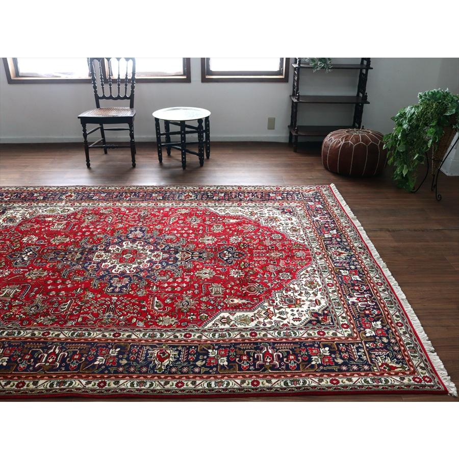 ペルシャ絨毯 タブリーズ産 284x199cm メダリオンと小花