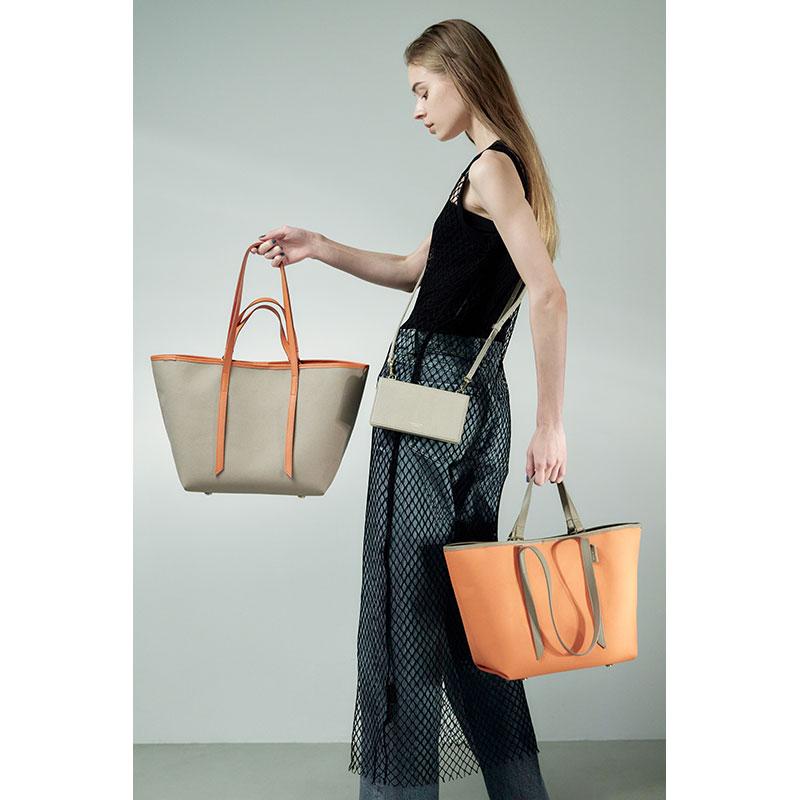 VIOLAd'ORO（ヴィオラドーロ） お財布ポシェット スマホポシェット