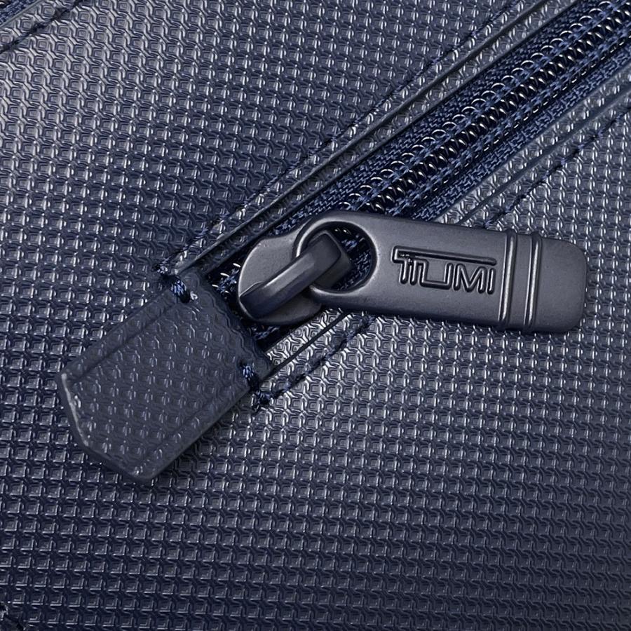 TUMI（トゥミ） クラッチバッグ セカンドバッグ ポーチ 本革 エンボス