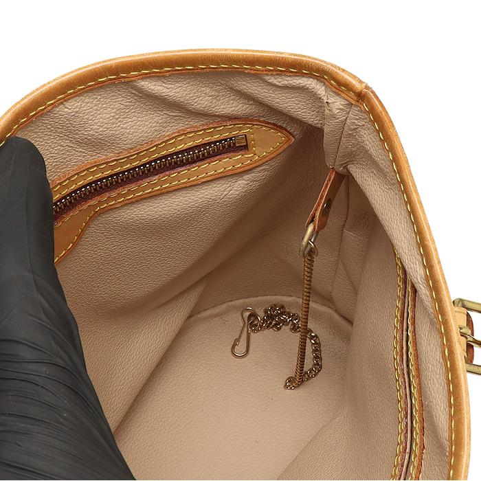 LOUIS VUITTON（ルイ・ヴィトン） モノグラム バケット M42238 ポーチ