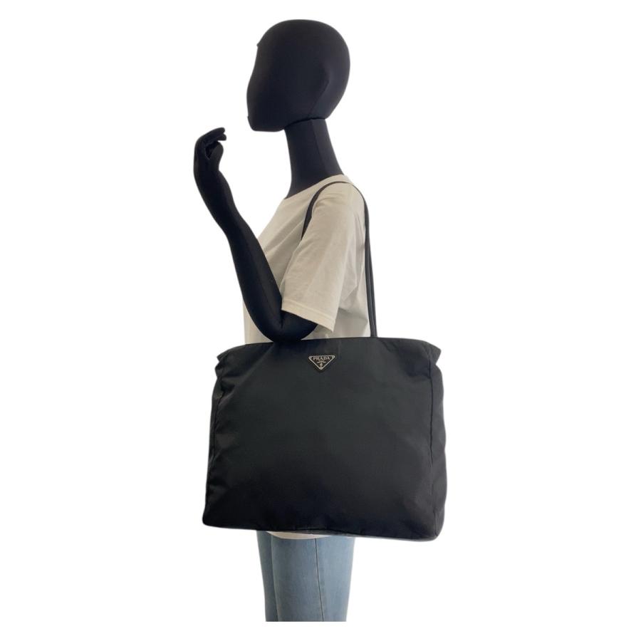 PRADA（プラダ） テスート 三角ロゴプレート ブラック 黒 シルバー金具