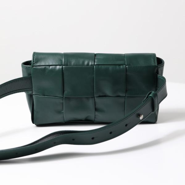 BOTTEGA VENETA（ボッテガ・ヴェネタ） CASSETTE Belt Bag カセット