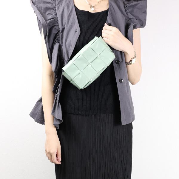 BOTTEGA VENETA（ボッテガ・ヴェネタ） CASSETTE Belt Bag カセット