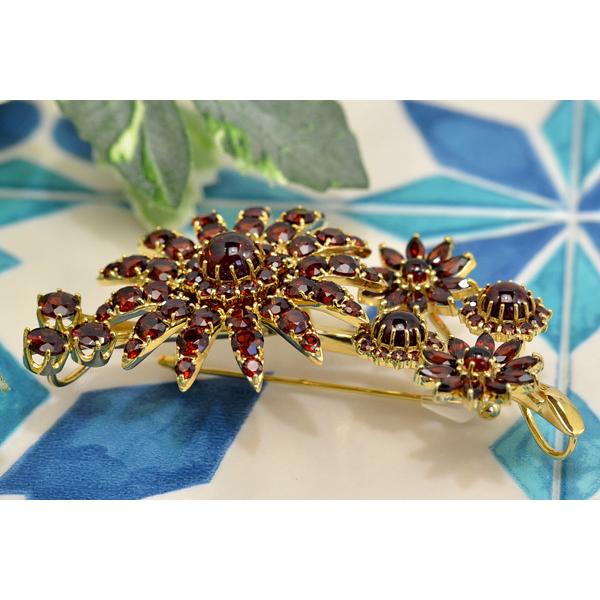 碌山 ガーネット ブローチ きらめくワインレッドのラグジュアリーな