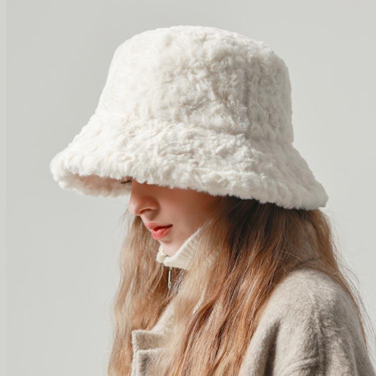 白 あったか レディース もこもこ 耳あて付き 紐 帽子 バケットハット