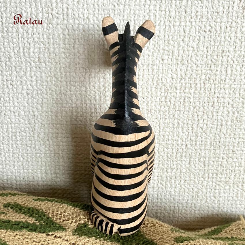 2026 置物 動物オブジェ シマウマ 木彫り お座りアニマル ケニア産