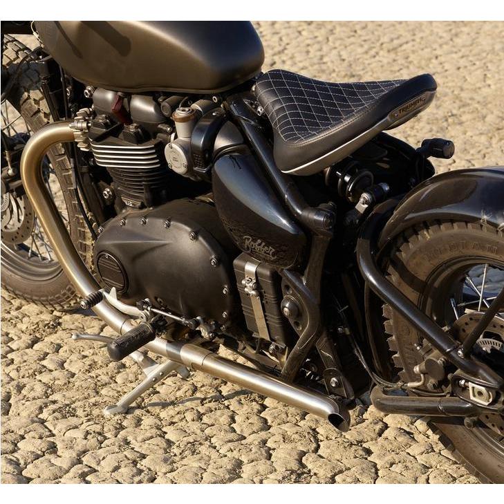 トライアンフ ボンネビル ボバー マフラー ターンアウト ブラック